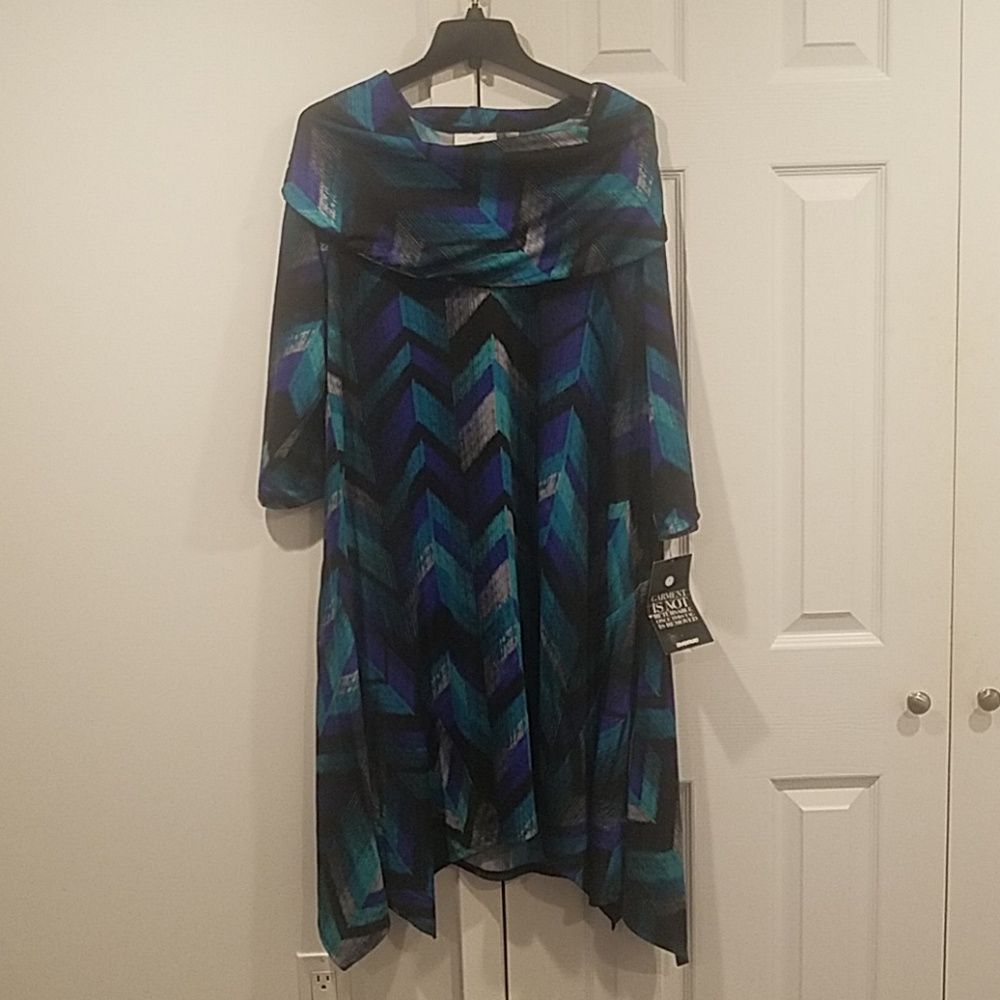 NWT Avenue Dress